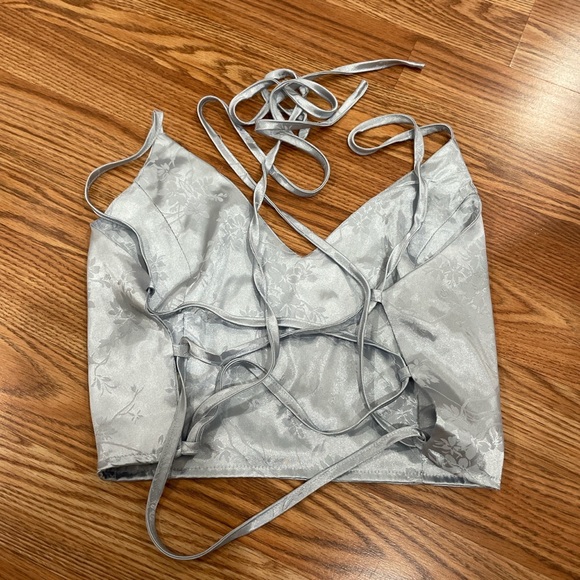 Baby blue floral crop tank with corset back straps - Picture 3 of 3